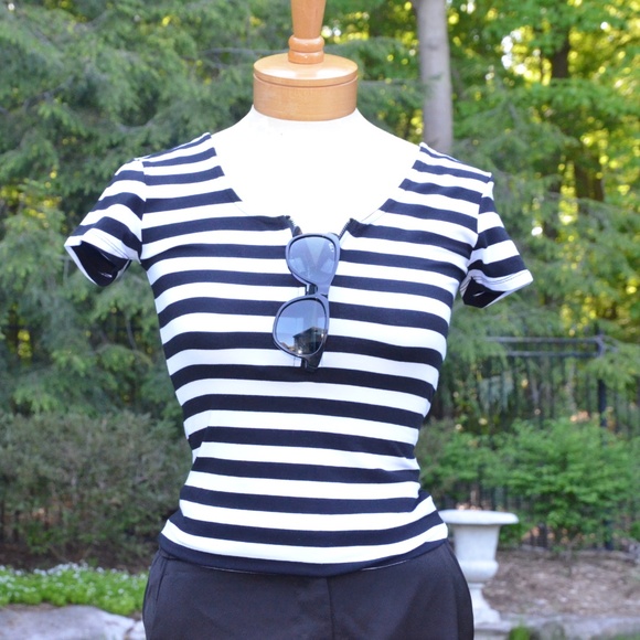 Guess Tops - Guess Tee
